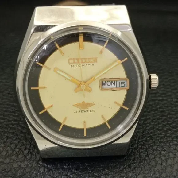 Vintage 1981 Citizen Automatic Mens Silver Watch W/daydate & Gold accents